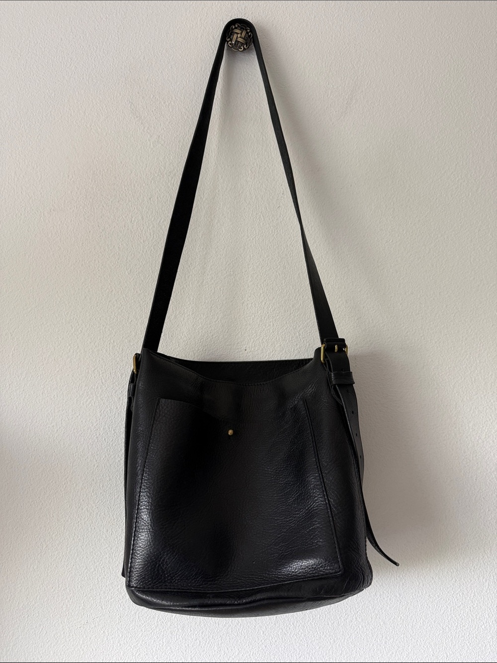 Madewell Black Leather Shoulder Bag with Front Pocket and Zipper closure